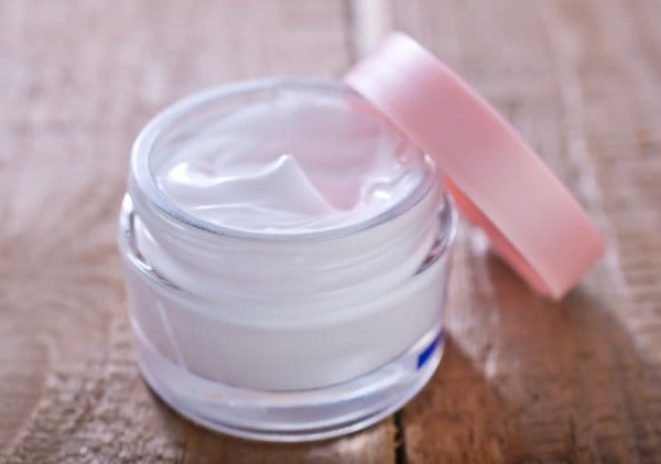 Beri Nutrisi Kulit Terbaik dengan Cream Malam / Night Cream Whitening DRW Skincare
