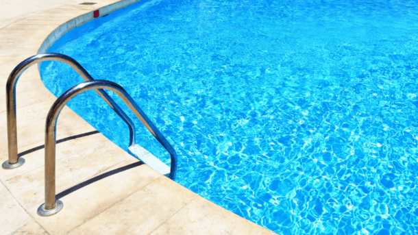 3 Tips Membersihkan Kolam Renang Tanpa Ribet